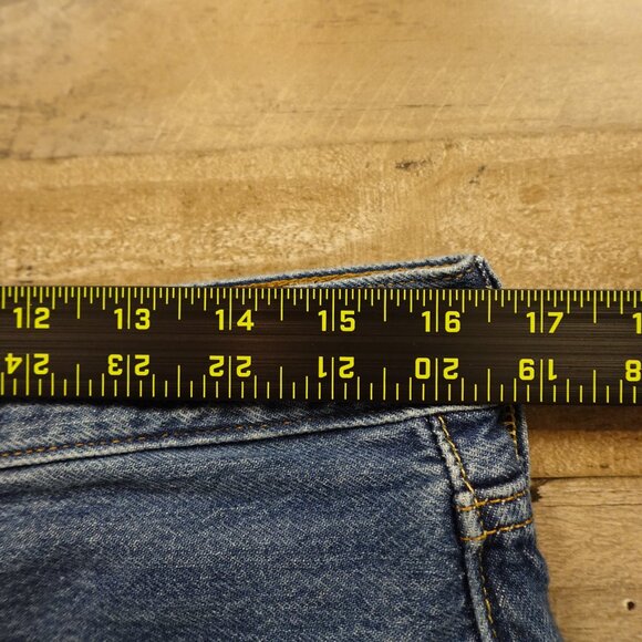 Levi’s 501 Cutoff Denim Shorts Women’s W31 Medium Wash Distressed Raw Hem - Picture 6 of 11